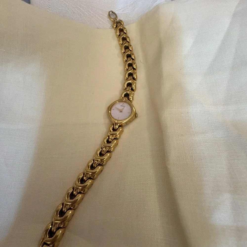 Seiko 1N00-1D09 Gold Tone Quartz Ladies Watch Japan Movement